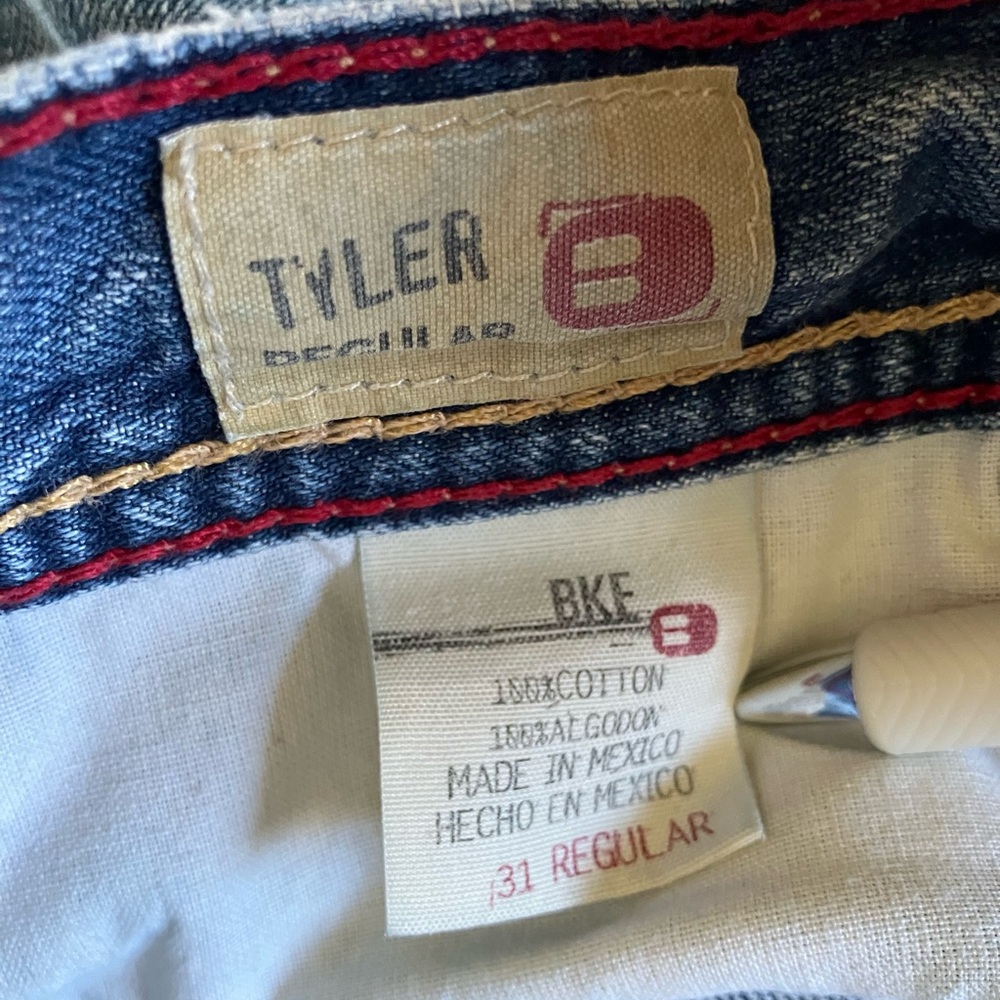 BKE Tyler Distressed Jeans - Picture 9 of 10